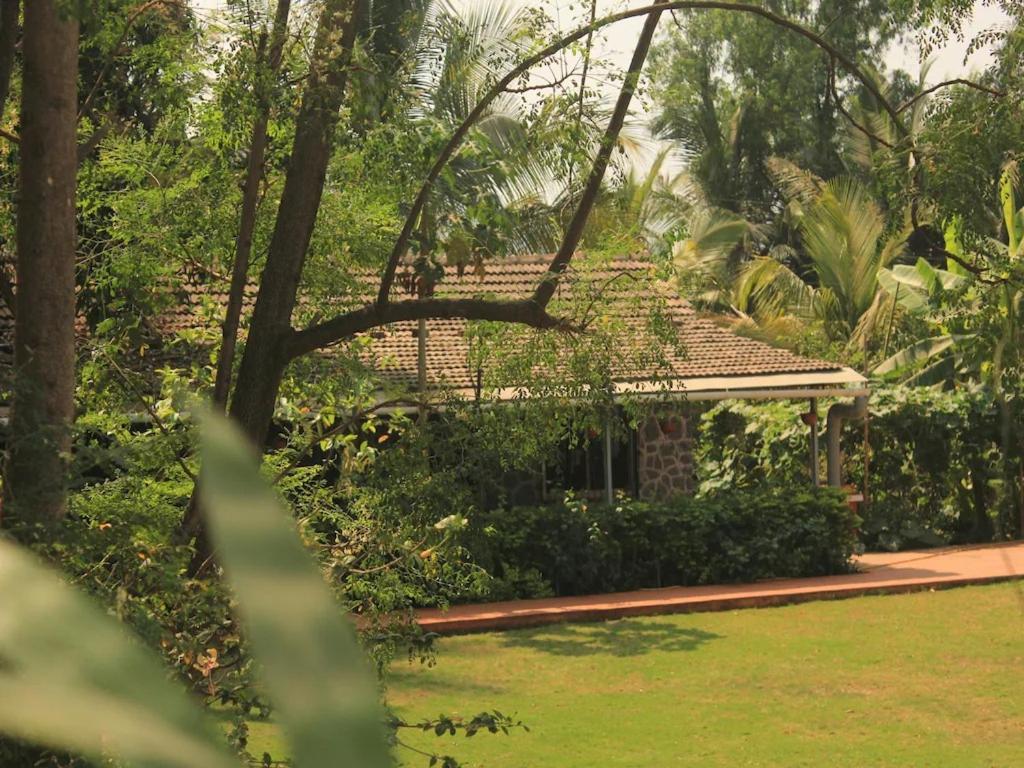 Red House 3Bhk Villa Karjat Kültér fotó